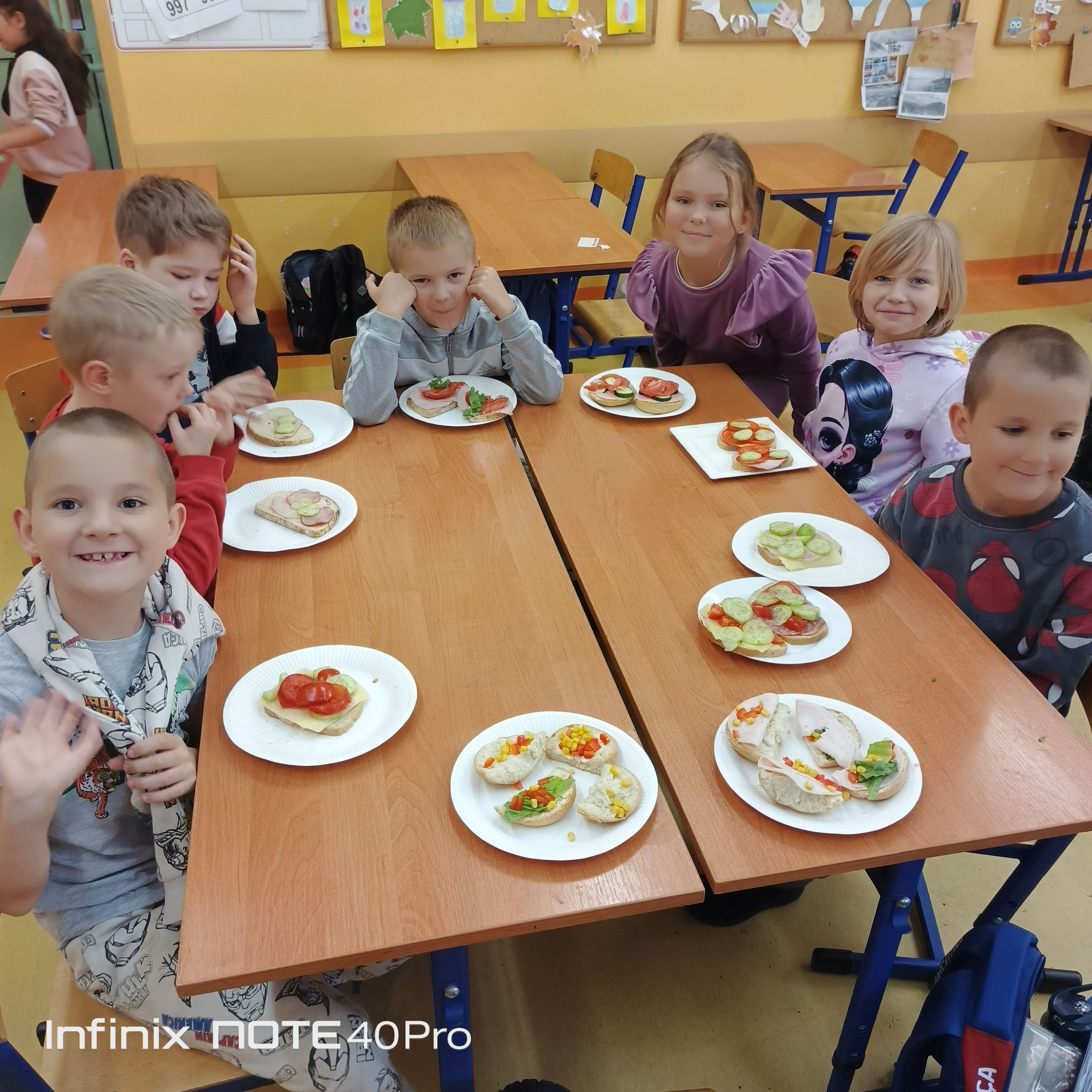 Zajęcia z przygotowywania zdrowych kanapek w klasie pierwszej